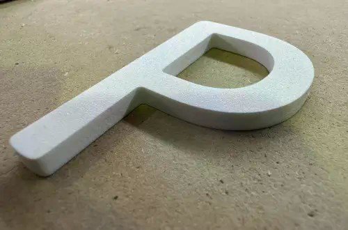 Κομμένο γράμμα P από λευκό PVC foam